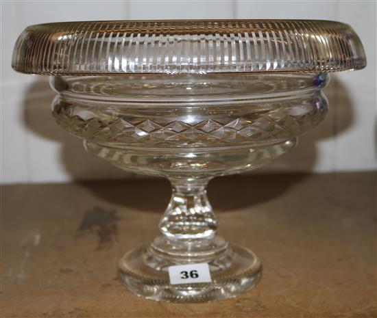 Glass fruit bowl